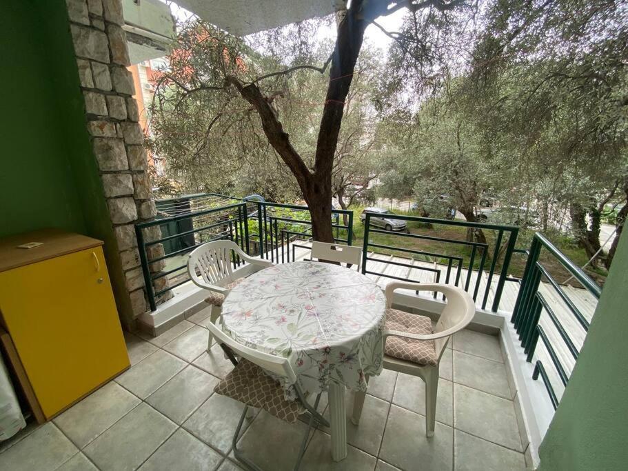 One-bedroom Olive, Rafailovici Apartment *